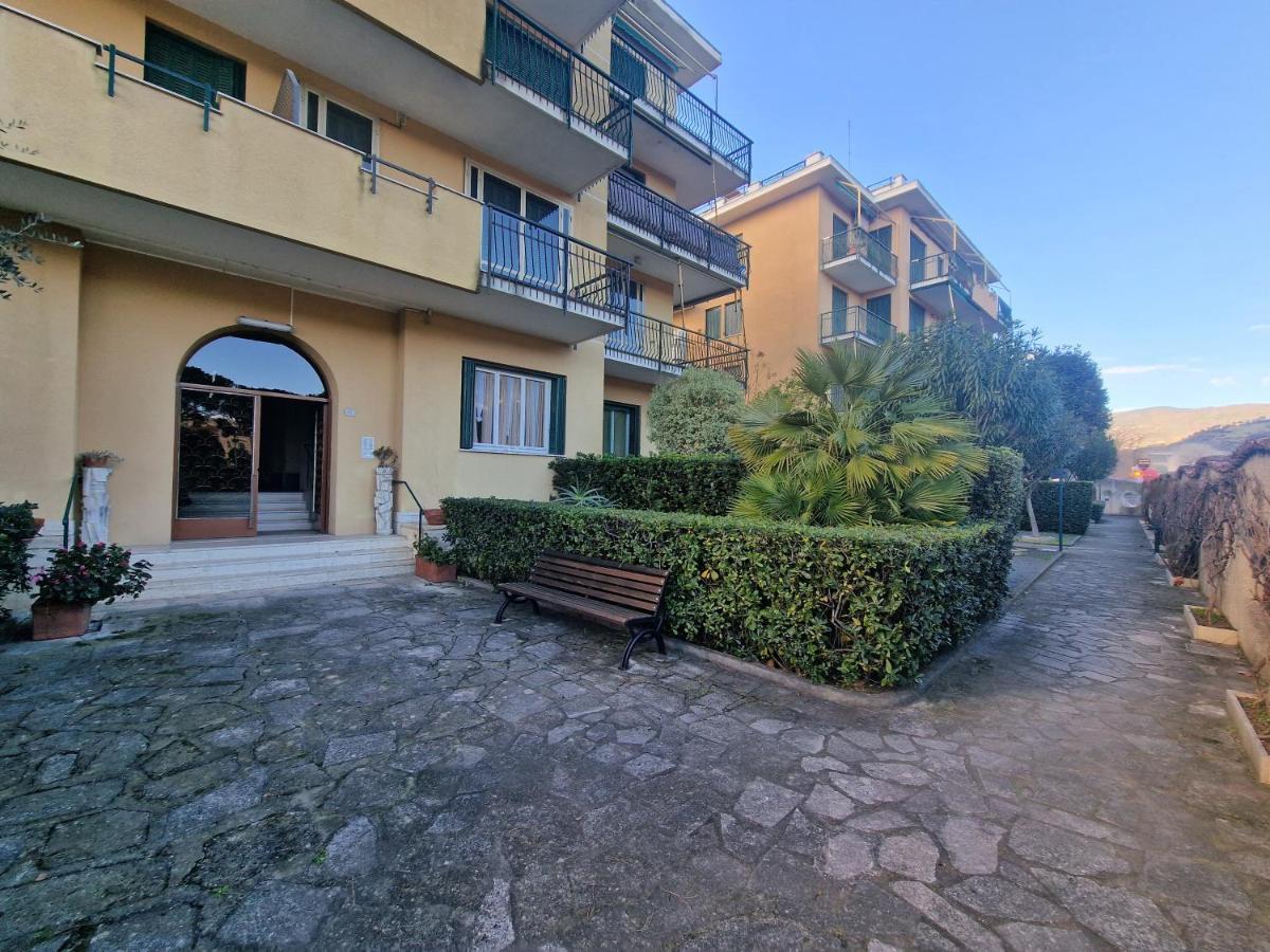 650 Metri Dal Mare - Wifi - Terrazzo - Piscina - A/C Lejlighed Pietra Ligure Eksteriør billede
